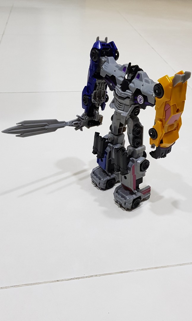 8.5-inch Robots in Disguise Combiner Force Team Combiner Menasor Transformers