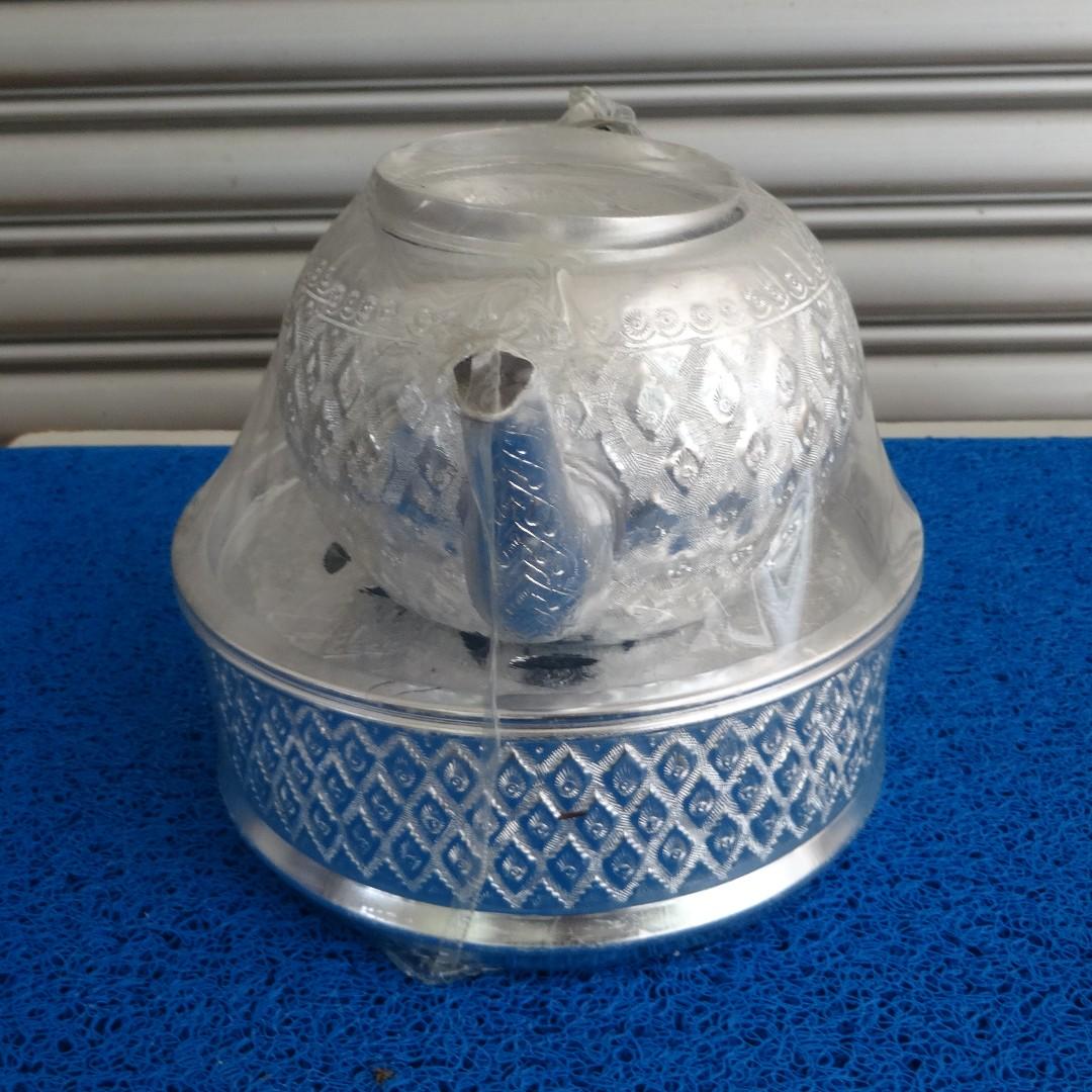 Vintage Aluminum Hand Wash Teapot with Base AHT860, Furniture & Home