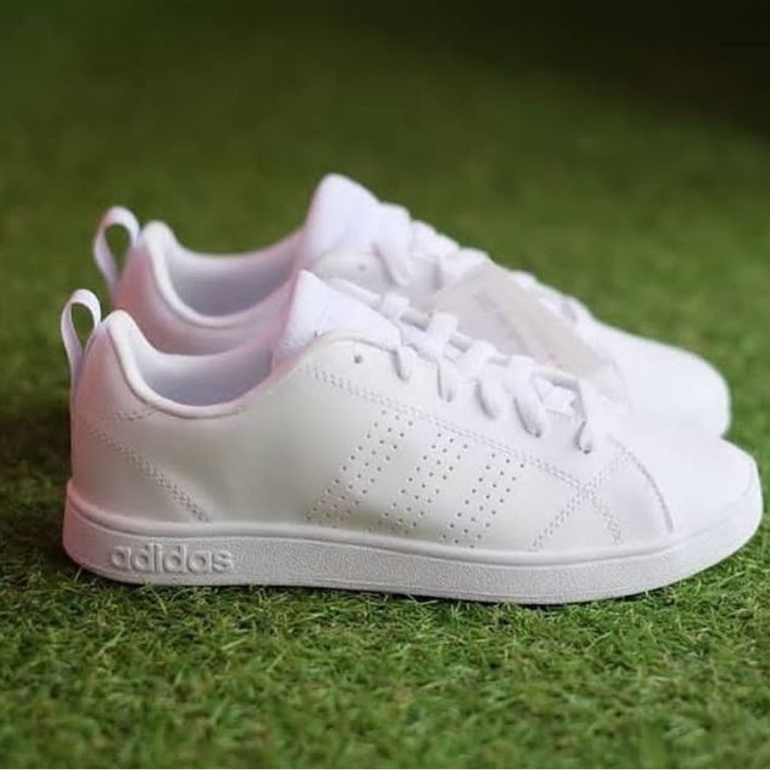 adidas advantage triple white