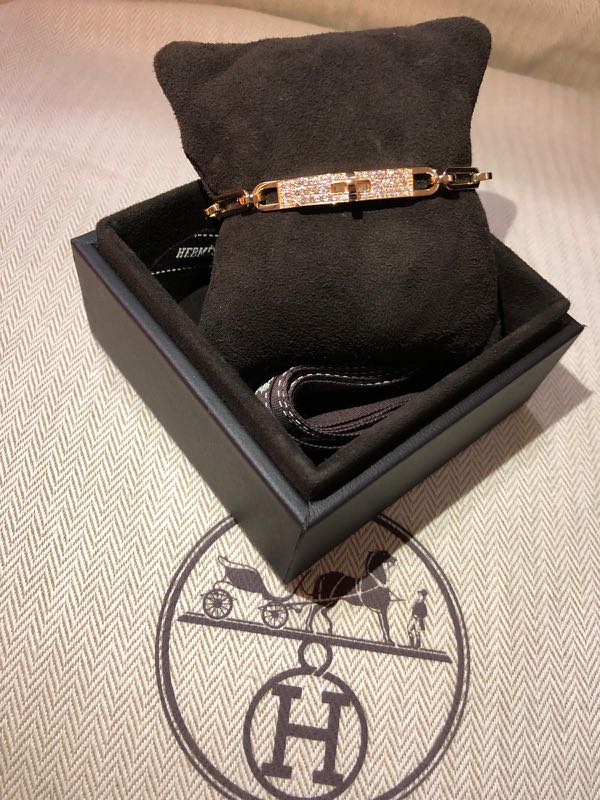 BNIB Hermes Kelly Chaine Half Paved Diamond in Gold!, Luxury ...