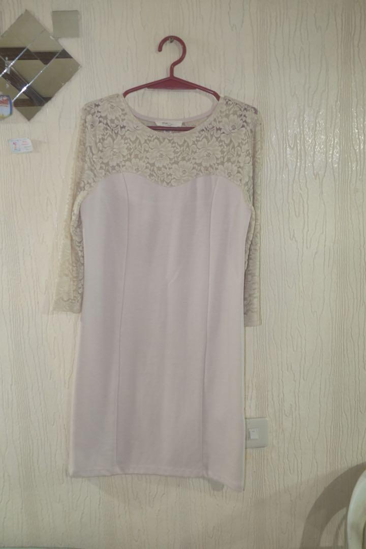 Bodycon Dress Shift Dress (Category: Dresses) located in Quezon City. Submitted by trishmed (Listing ID 190585661, Image 2). Description: Nude/tan bodycon lace sleeves dress Cotton material. Used only once. If interested please make an offer so I can reserve the item for you and kindly send in your details for the shipping. Name: Address: Contact no: Thank you! .