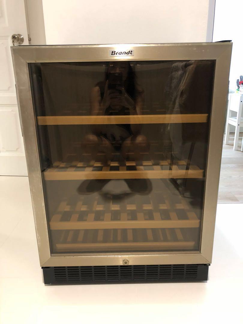 Brandt wine chiller, TV & Home Appliances, Kitchen Appliances, Wine