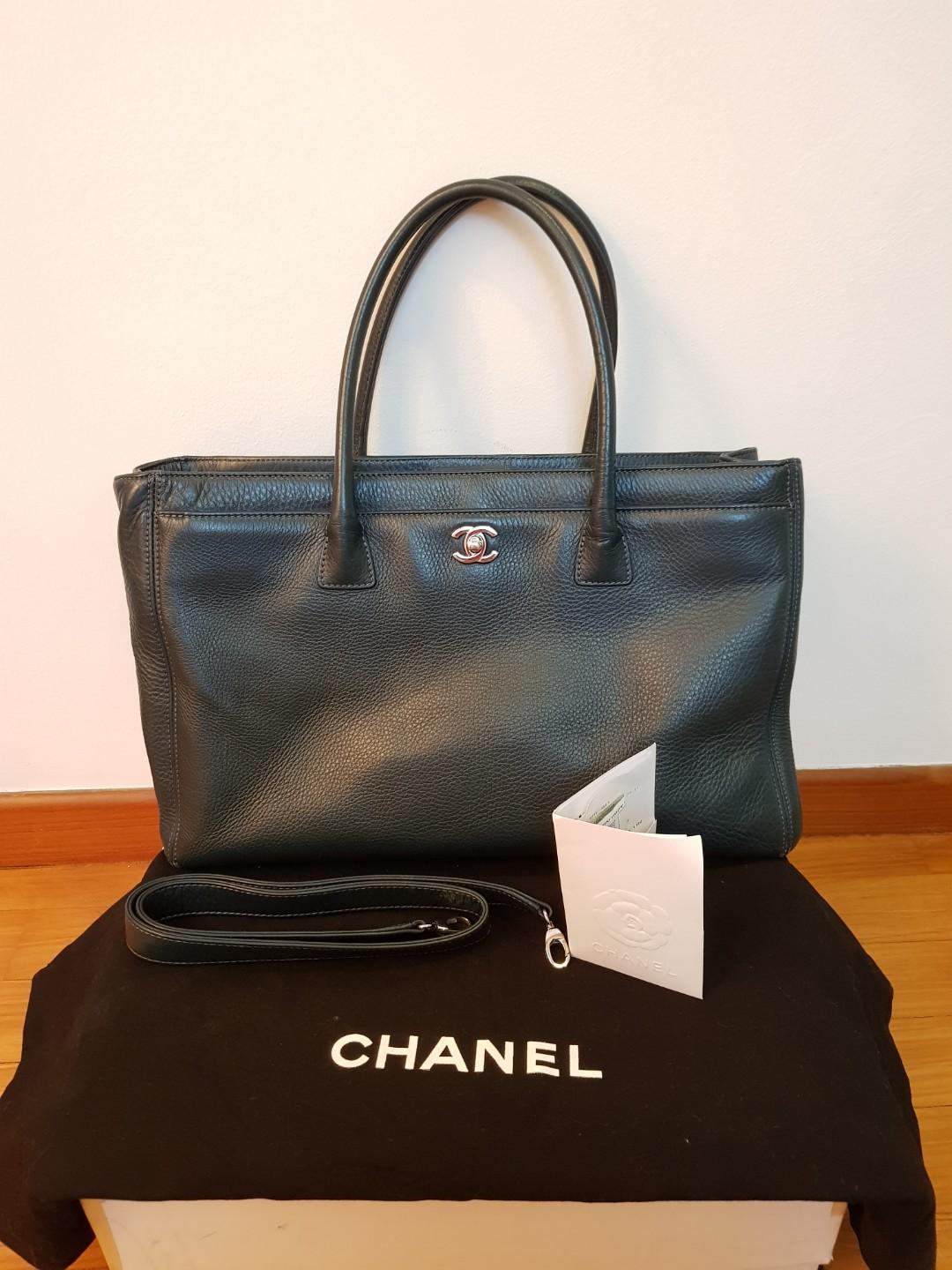 Chanel Navy Cerf Tote, Luxury, Bags & Wallets On Carousell