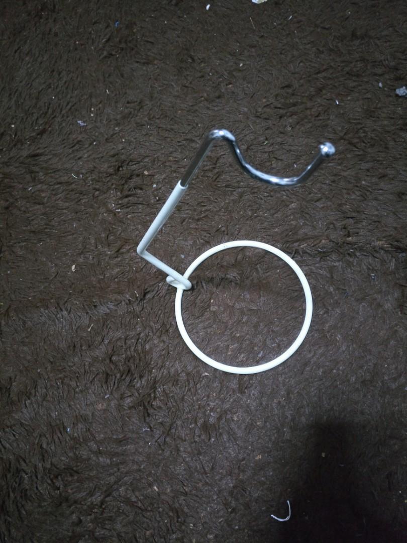 Daiso banana stand, Furniture & Home Living, Kitchenware & Tableware