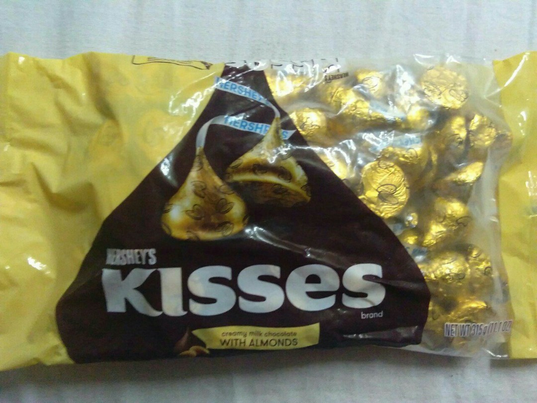 9000+ Gambar Coklat Kisses Almond 9000+ Gambar Coklat Kisses Almond