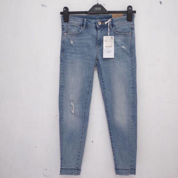 Jeans Zara denim Z1975, Fesyen Wanita, Pakaian Wanita di Carousell
