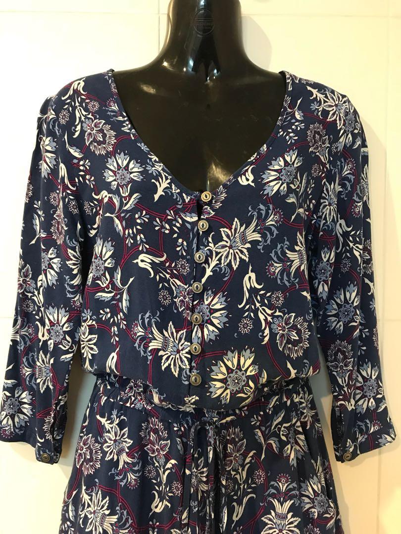 Jumpsuit (Category: Jumpsuits) located in Subang Jaya. Submitted by tasha808 (Listing ID 190645895, Image 3). Description: .