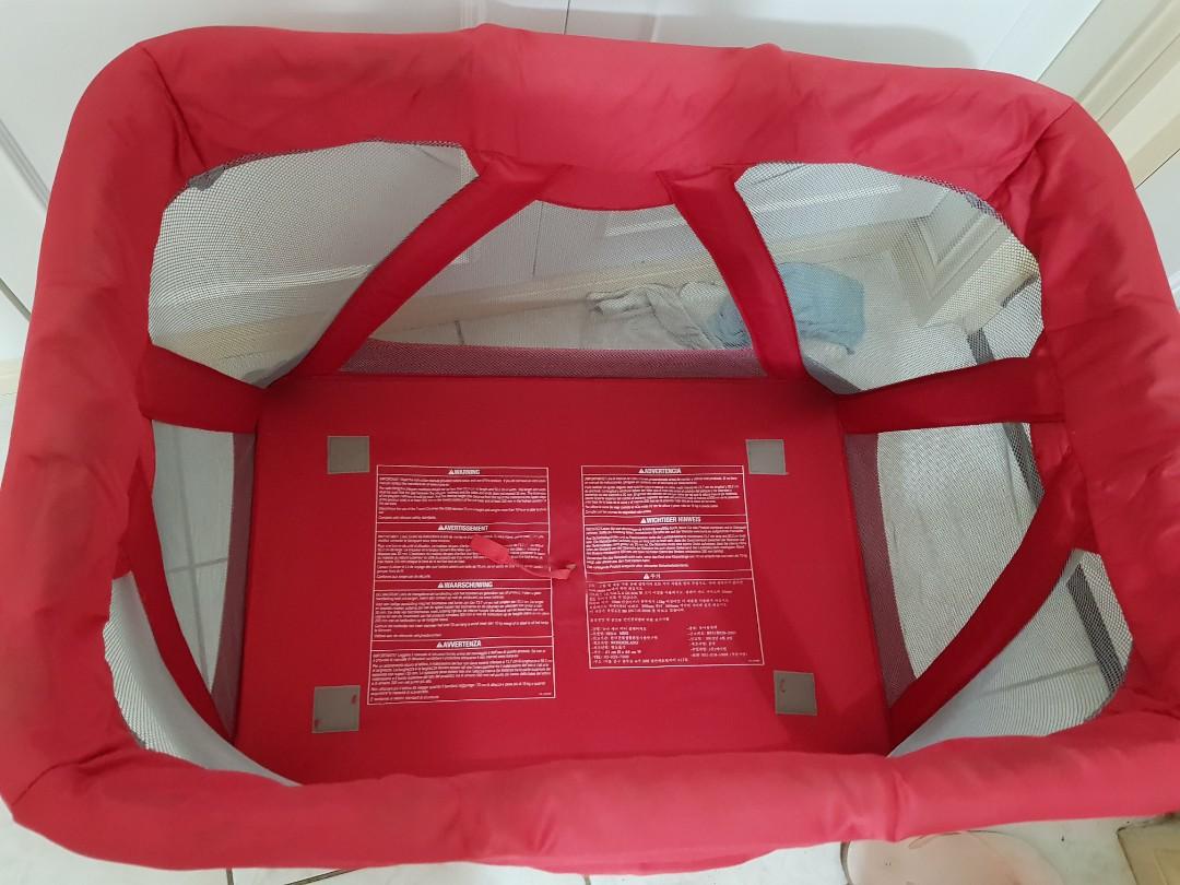 Nuna Sena Mini crib with bassinet mattress and bag