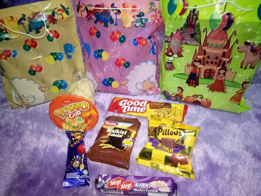 Paket Souvenir Ulangtahun Snack Bungkus Paperbag Paket Murah Sovenir Ultah Souvenir Makanan Minuman Snek Di Carousell