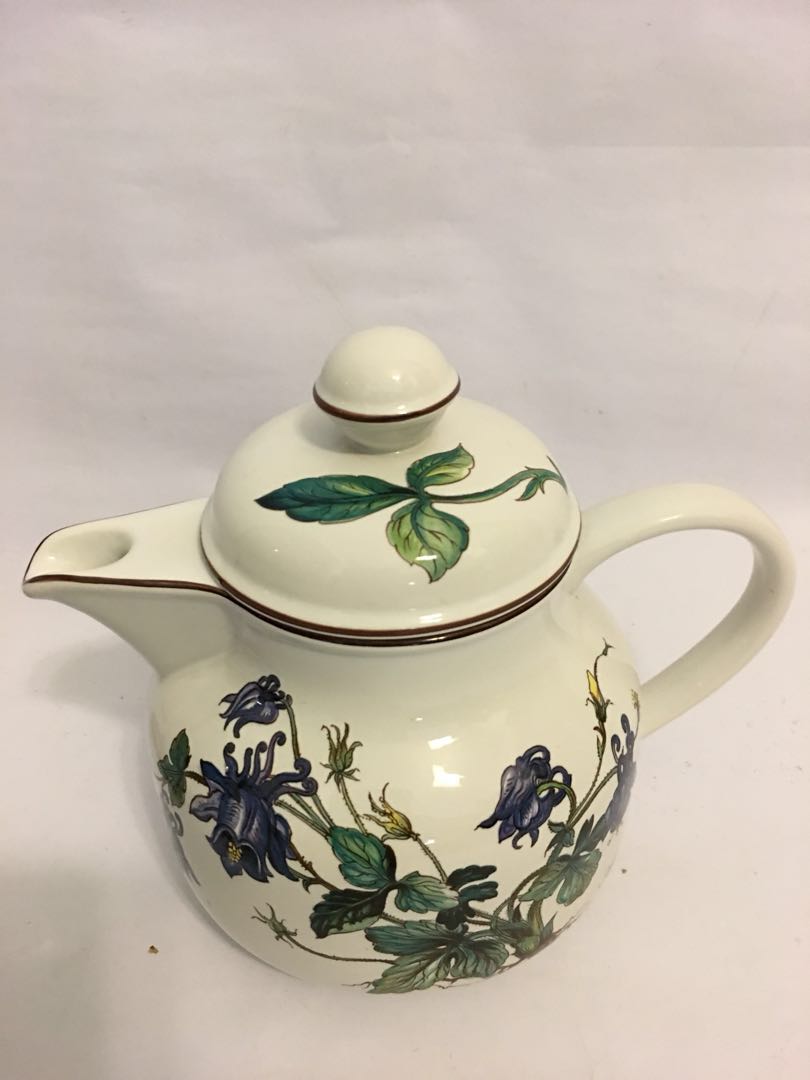 Porcelain Teapot Set, Furniture & Home Living, Kitchenware & Tableware