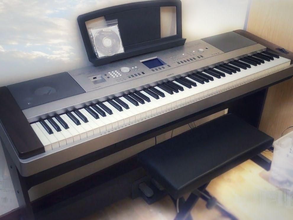 Yamaha DGX 640 88 Key Portable Digital Grand Piano