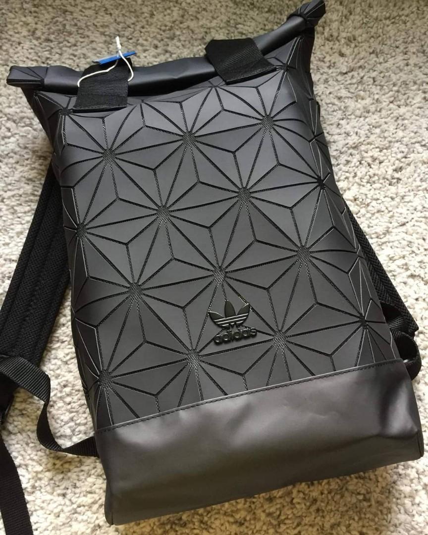 2018現貨Adidas Originals 3D Backpack, 男裝, 腰袋、手提袋、小袋- Carousell