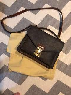 Louis Vuitton Vintage M52122 Black Epi Leather Monceau Messenger Bag  (SR1024)