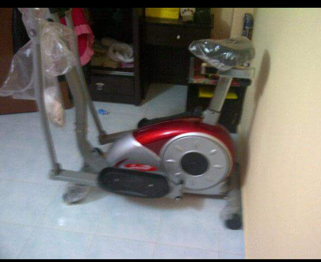 Cross trainer (Category: Cardio & Fitness Machines) located in Kuala Lumpur. Submitted by syilalaaa (Listing ID 190800862, Image 3). Description: Cross trainer untuk dilepaskan sbb xguna.. beli rm2500 .. jual rm1500 nego .. 0162161737.