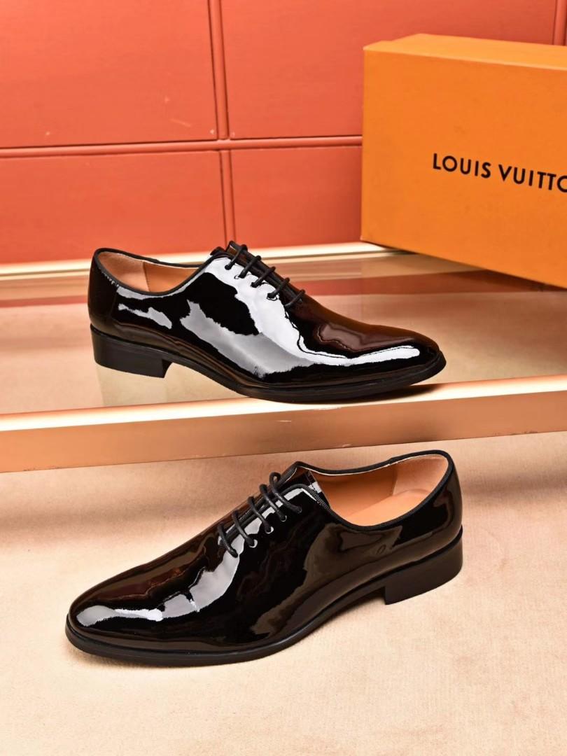 Kasut LV Louis Vuitton, Men's Fashion, Footwear, Casual shoes on