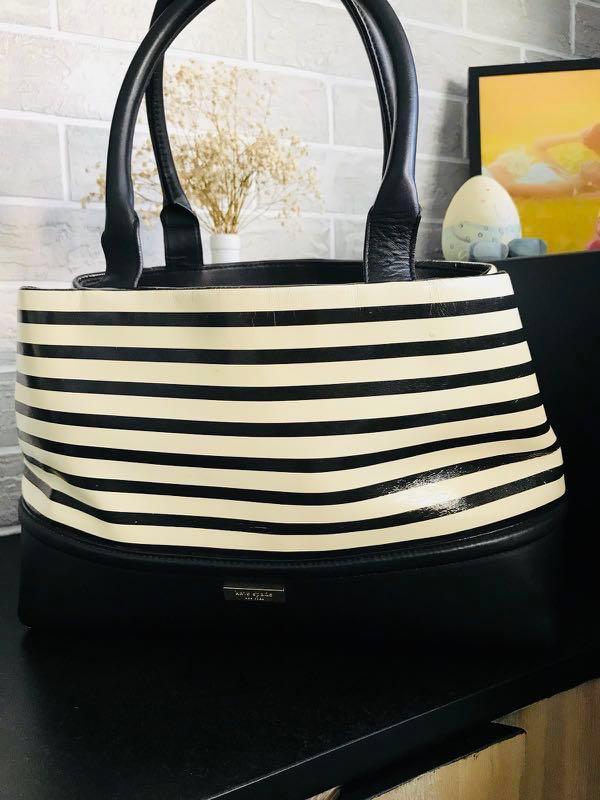 Kate Spade Black White Striped Bag, Women's Fashion, Bags & Wallets,  Cross-body Bags on Carousell