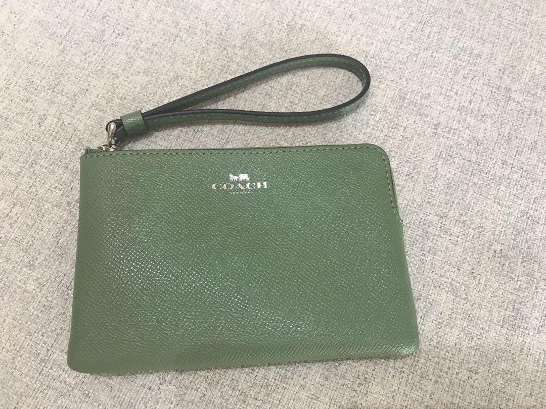NWT Coach green leather wristlet coin purse, Women's Fashion, Bags &  Wallets, Purses & Pouches on Carousell