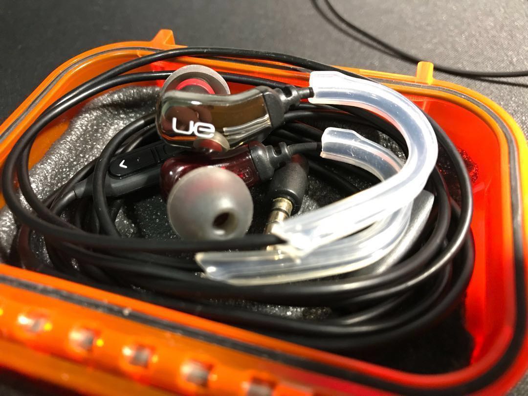 REDUCED PRICE Ultimate Ears UE600 Audio Portable Audio
