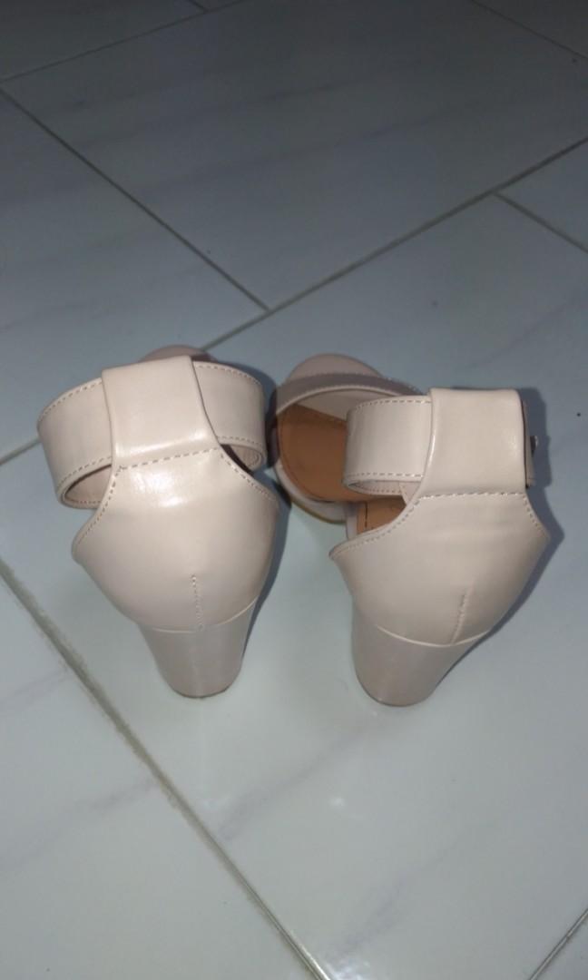 Ruby Sandals (Category: Sandals) located in Singapore. Submitted by xopaw (Listing ID 190826076, Image 2). Description: Wore once in a wedding. Meet up at Serangoon mrt..