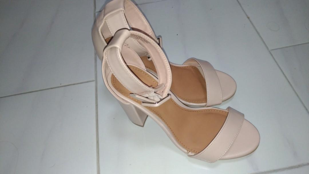 Ruby Sandals (Category: Sandals) located in Singapore. Submitted by xopaw (Listing ID 190826076, Image 3). Description: Wore once in a wedding. Meet up at Serangoon mrt..