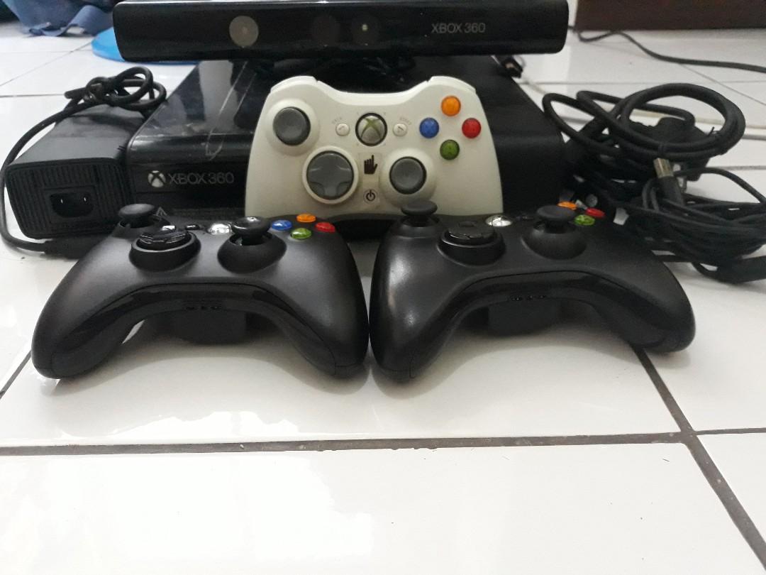 XBOX 360 (Category: Xbox) located in Mandaluyong City. Submitted by creamscapes (Listing ID 190772208, Image 1). Description: Inclusion: 3 controllers Kinect More than 100 games.