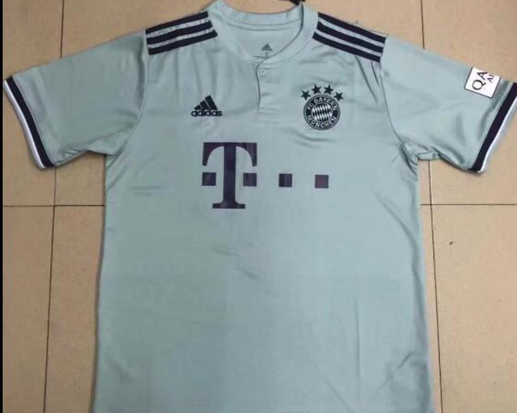 Bayern Munich 18 19 away jersey . Mint colour