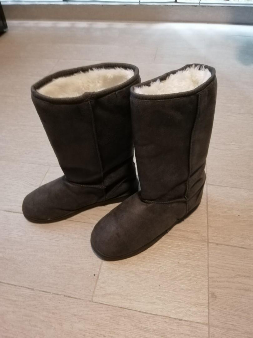 DAWGS Winter Boots Women s Fashion Footwear Boots on Carousell