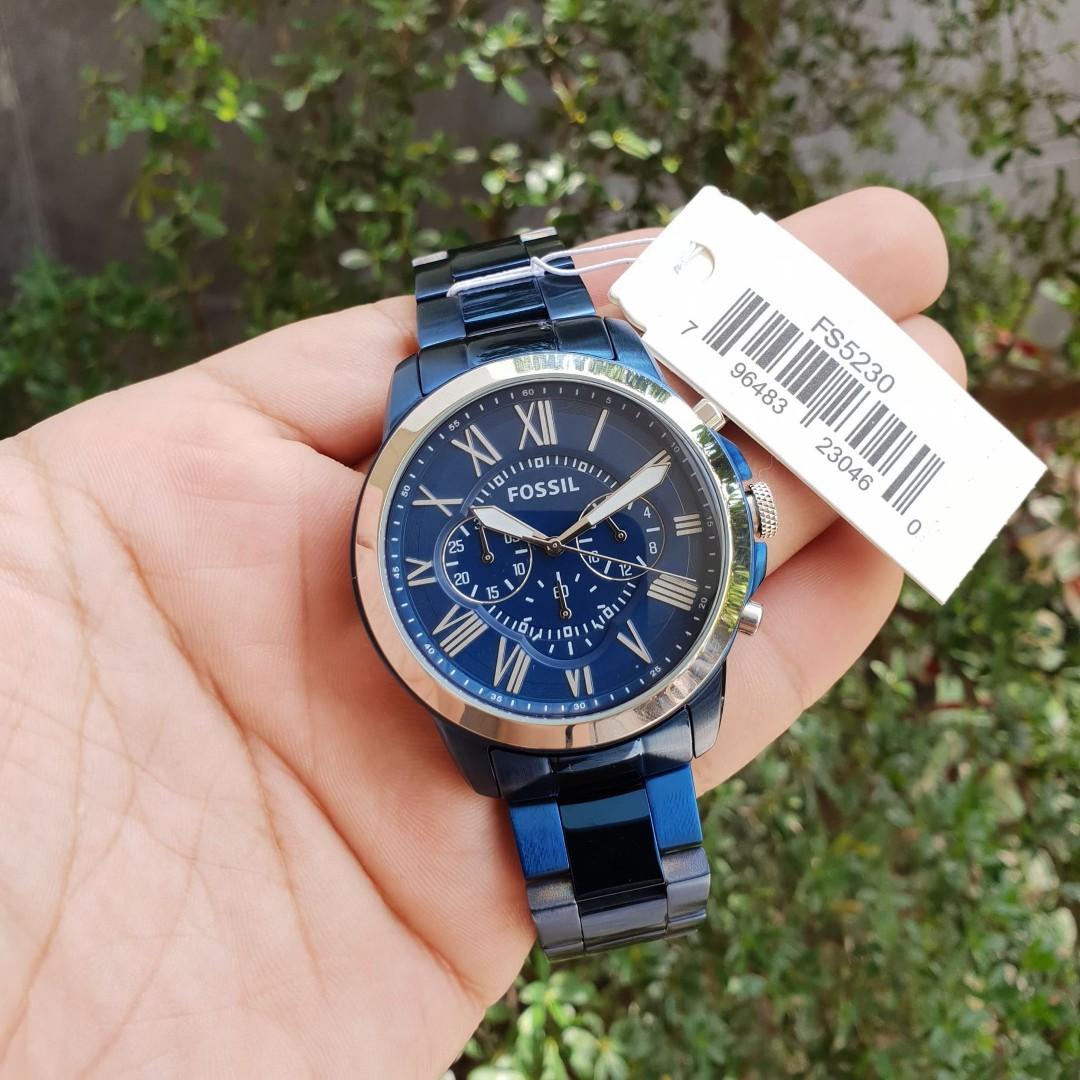 Fossil Grant Chronograph Blue Dial Men's Watch - FS5230 (Category: Men's Watches) located in Bacoor. Submitted by littlebagmanshop (Listing ID 190882257, Image 2). Description: Blue ion-plated stainless steel case and bracelet Case Size : 44 mm Case Thickness : 12 mm Dial Color : Blue Crystal : Scratch Resistant Mineral Dial Markers : Roman Numeral Water Resistance : 50 meters / 165 feet Inclusions : Manual , Box and Paper bag 1 YEAR WARRANTY.
