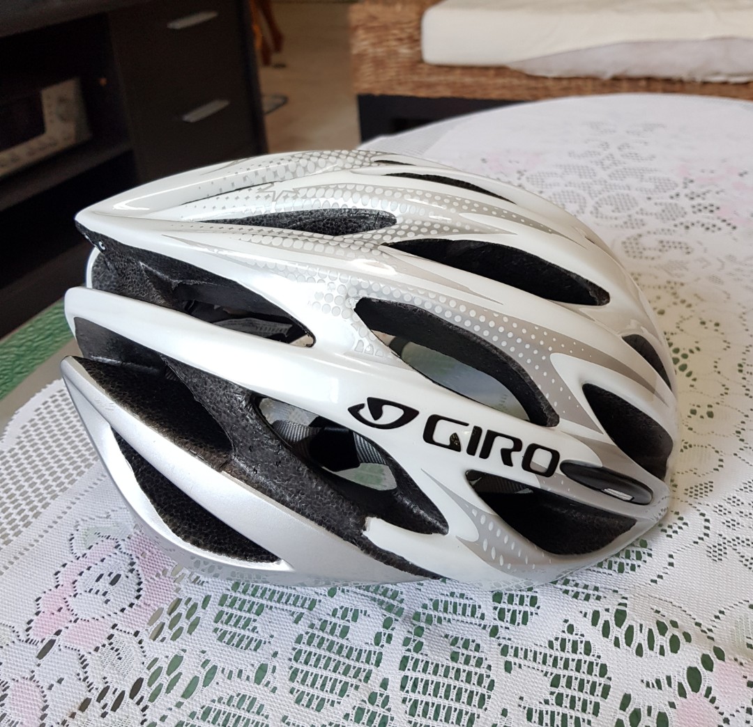 Giro 2024 saros helmet