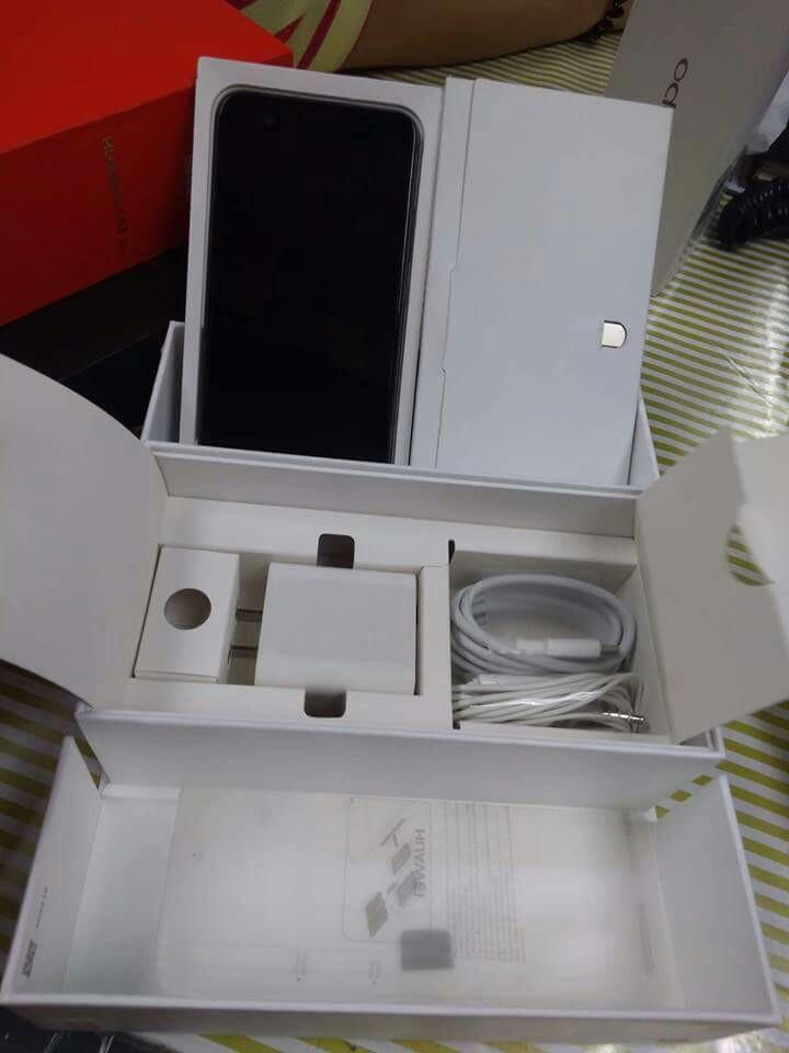 Huawei P10 Blue (Category: Huawei) located in Caloocan City. Submitted by anglla21 (Listing ID 190895130, Image 1). Description: Huawei P10 black PHP.12,500 5.1 " 1080x1920pixels 20mp rear cam 8mp front cam 3200 mAh battery Android 7.0 nougat 4GB ram 32gb internal memory Corning glass.
