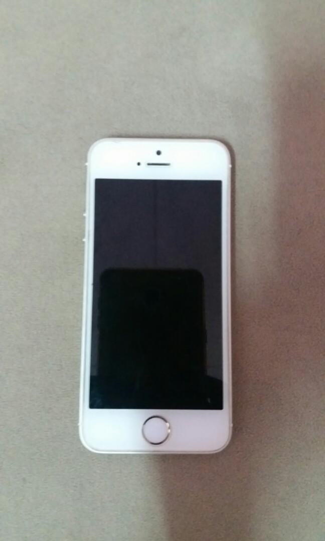 iPhone 5s (Category: iPhone Others) located in Semenyih. Submitted by upalupal (Listing ID 190939321, Image 2). Description: iPhone 5s. Condition 9.5/10. Keadaan sangat baik ..