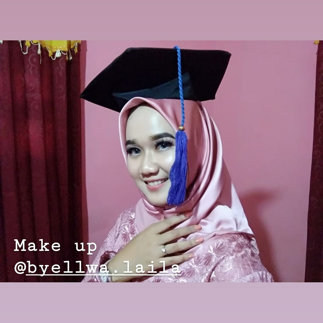 Jasa Make Up Artist Bekasi Profesional Services Beauty Services On