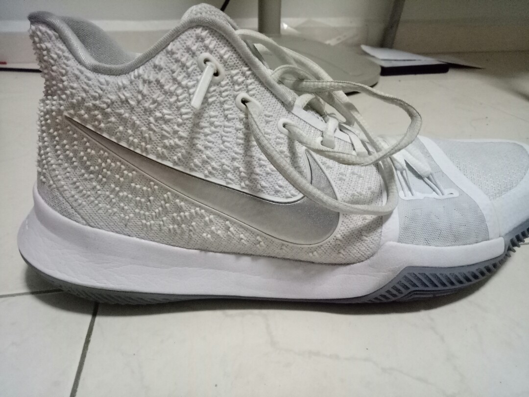 kyrie 3 chrome white