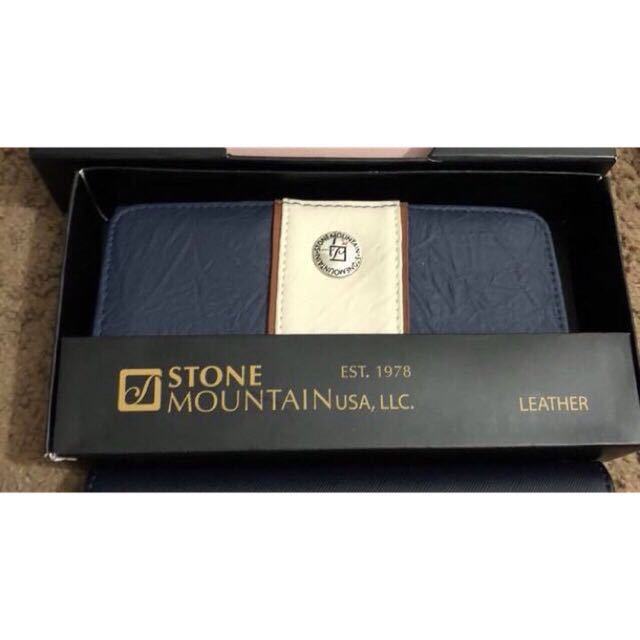 Original Stone Mountain Leather Wallet from U.S., Women's Fashion, Bags &  Wallets, Wallets & Card holders on Carousell