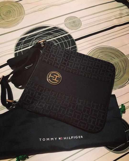 tommy hilfiger dust bag