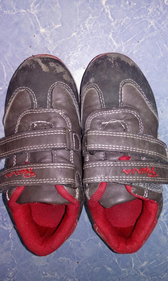 reva rubber shoes