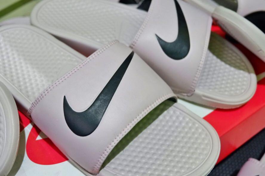 harga sandal nike benassi