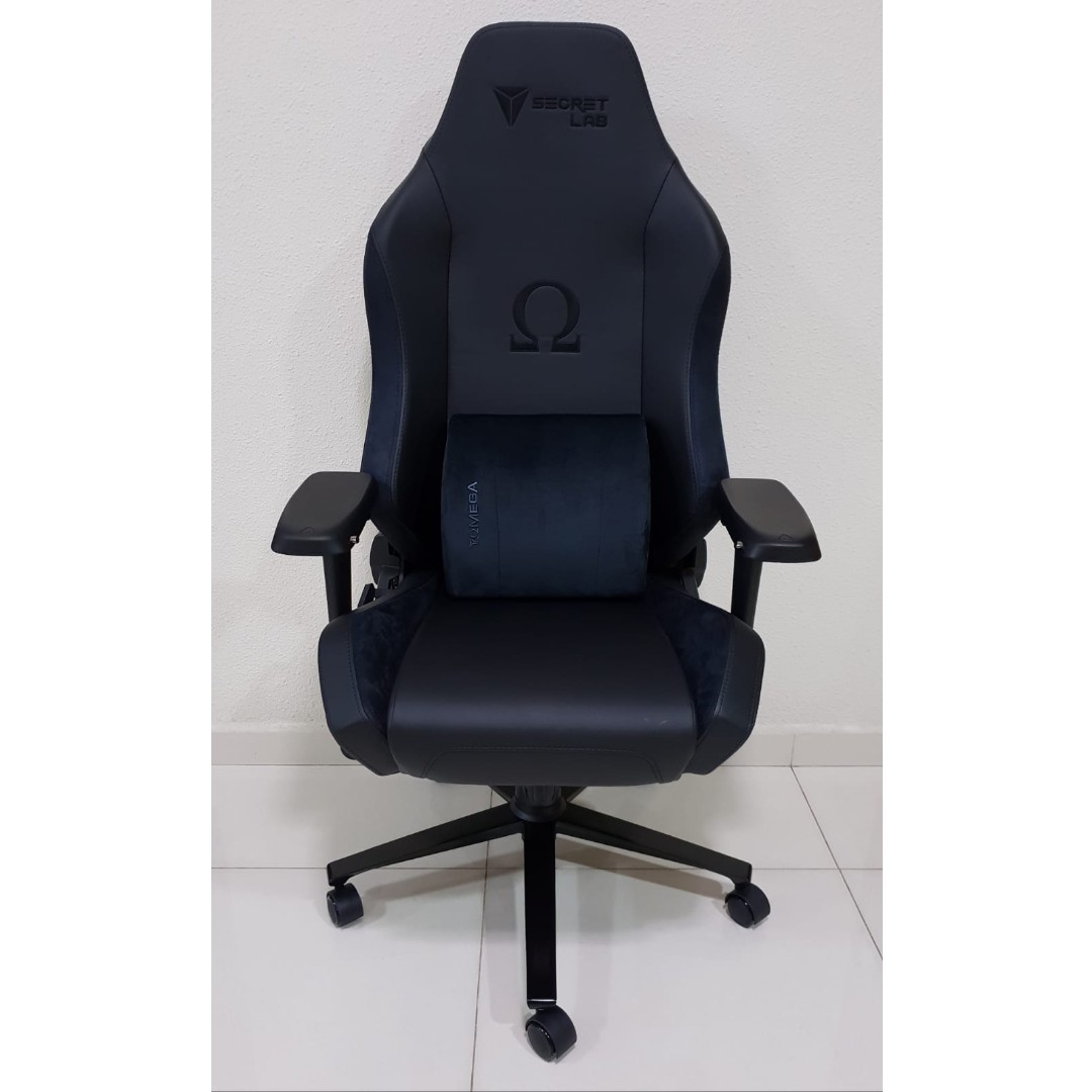 Secret lab omega top black