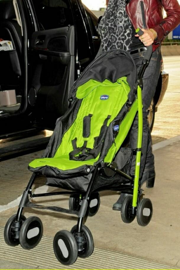 Chicco Echo Lightweight Stroller (Category: Strollers) located in Manila. Submitted by classymumsy (Listing ID 191069866, Image 1). Description: Mall Price: P9,999 Good used condition. With very nice color, Turquoise. Used only twice. 4th pic - my baby using it. #fdelivery.