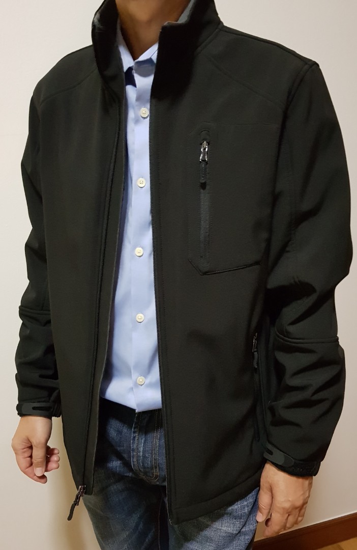 Calvin Klein Water Resistant Soft Shell Jacket-Black, Men's Fashion, Coats,  Jackets and Outerwear on Carousell