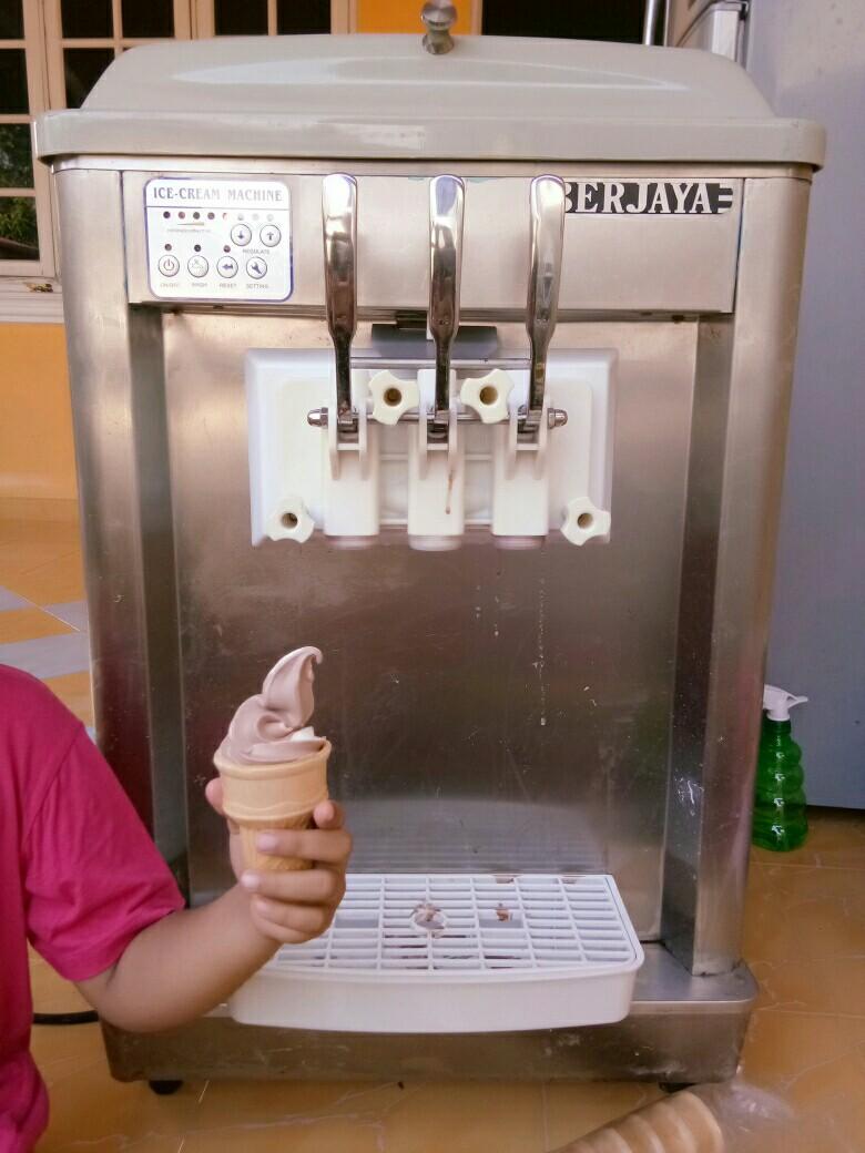 Mesin Soft Ice Cream BERJAYA TV Home Appliances Kitchen