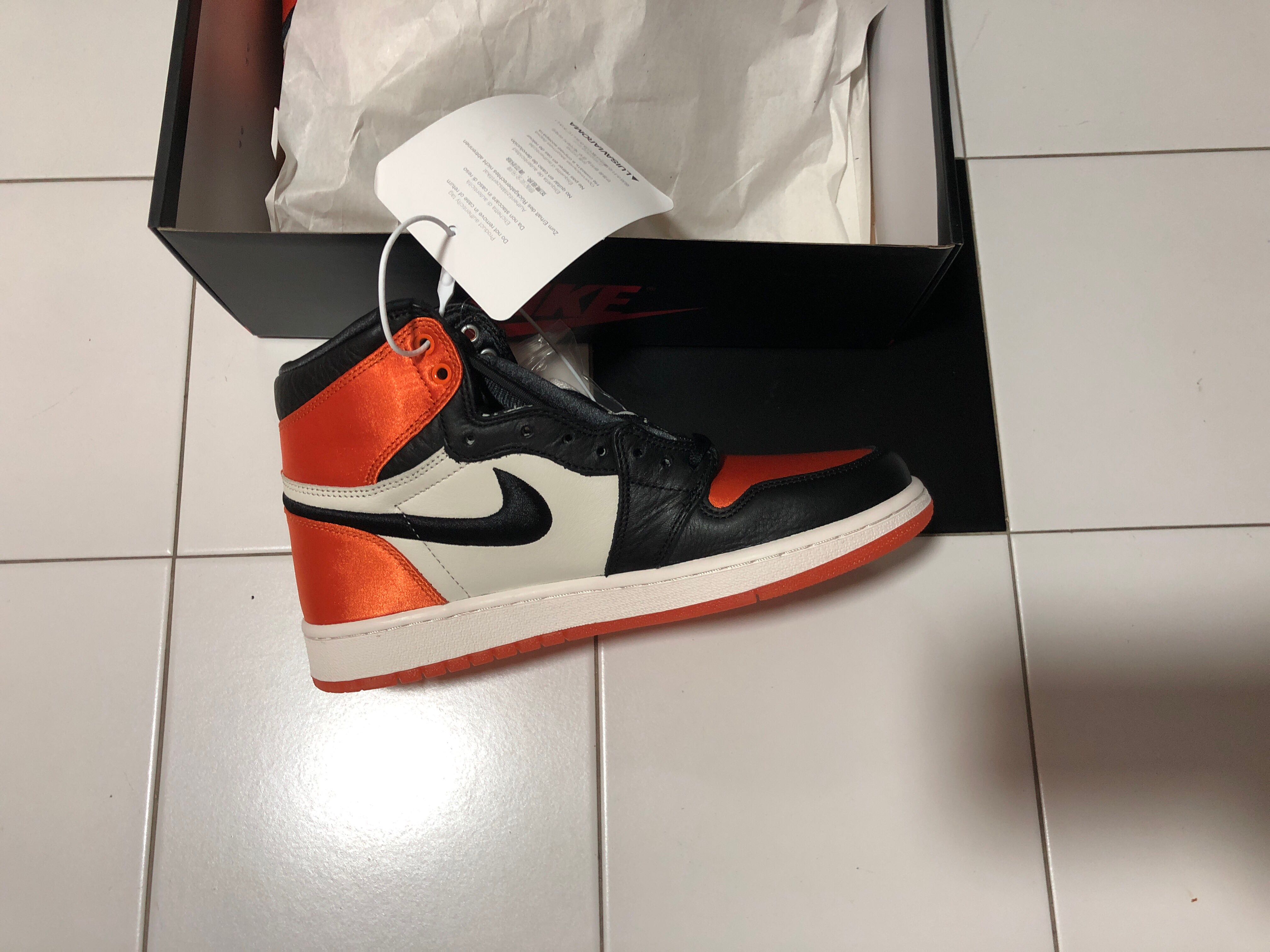 jordan 1 satin sbb