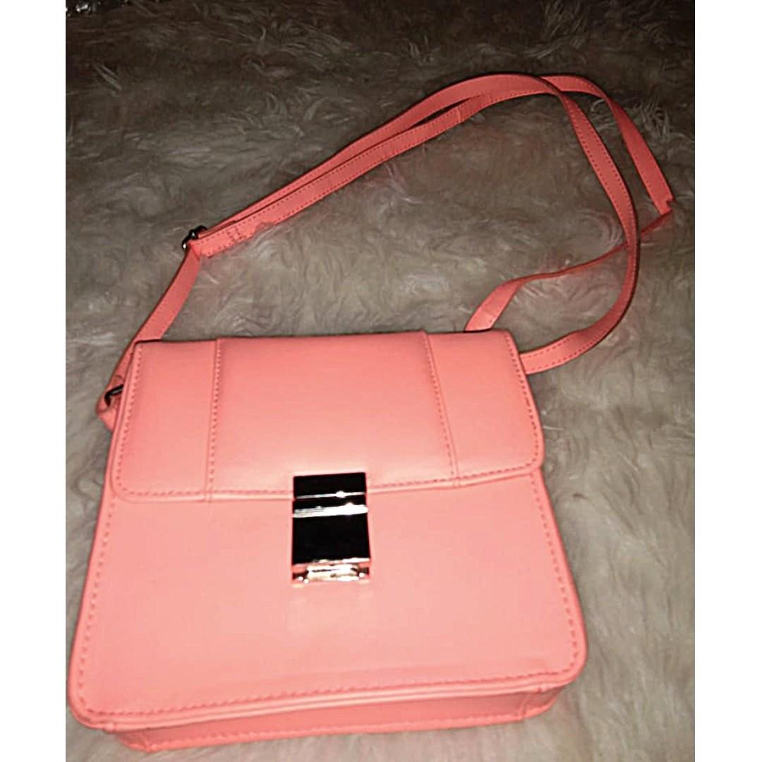 Tas Divided H M Women S Fashion Women S Bags Wallets On Carousell