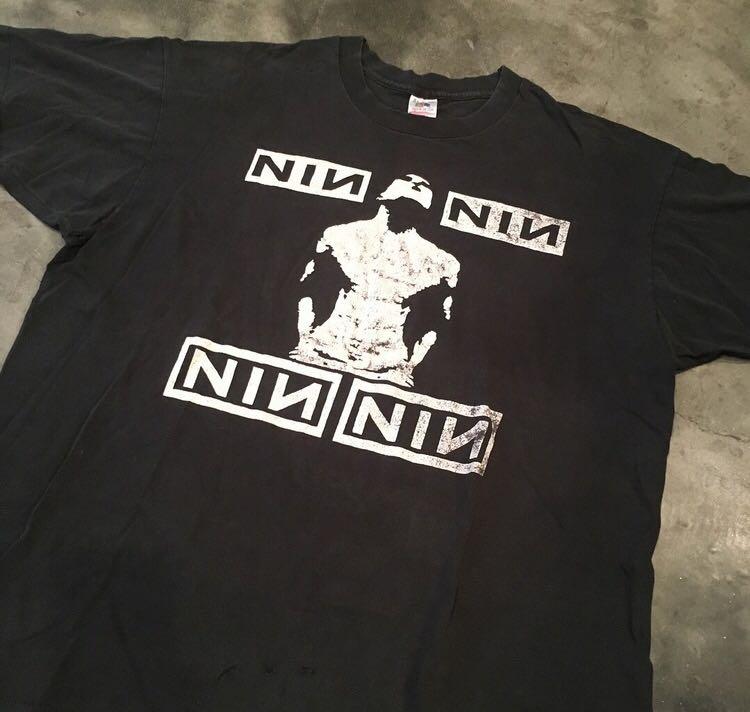 Vintage 90s Trashed Faded Nine Inch Nails Tee, Men's Fashion, Tops 正規店仕入れの nails inch nine vintage 90s t-shirt Tシャツ/カットソー(半袖/袖なし)