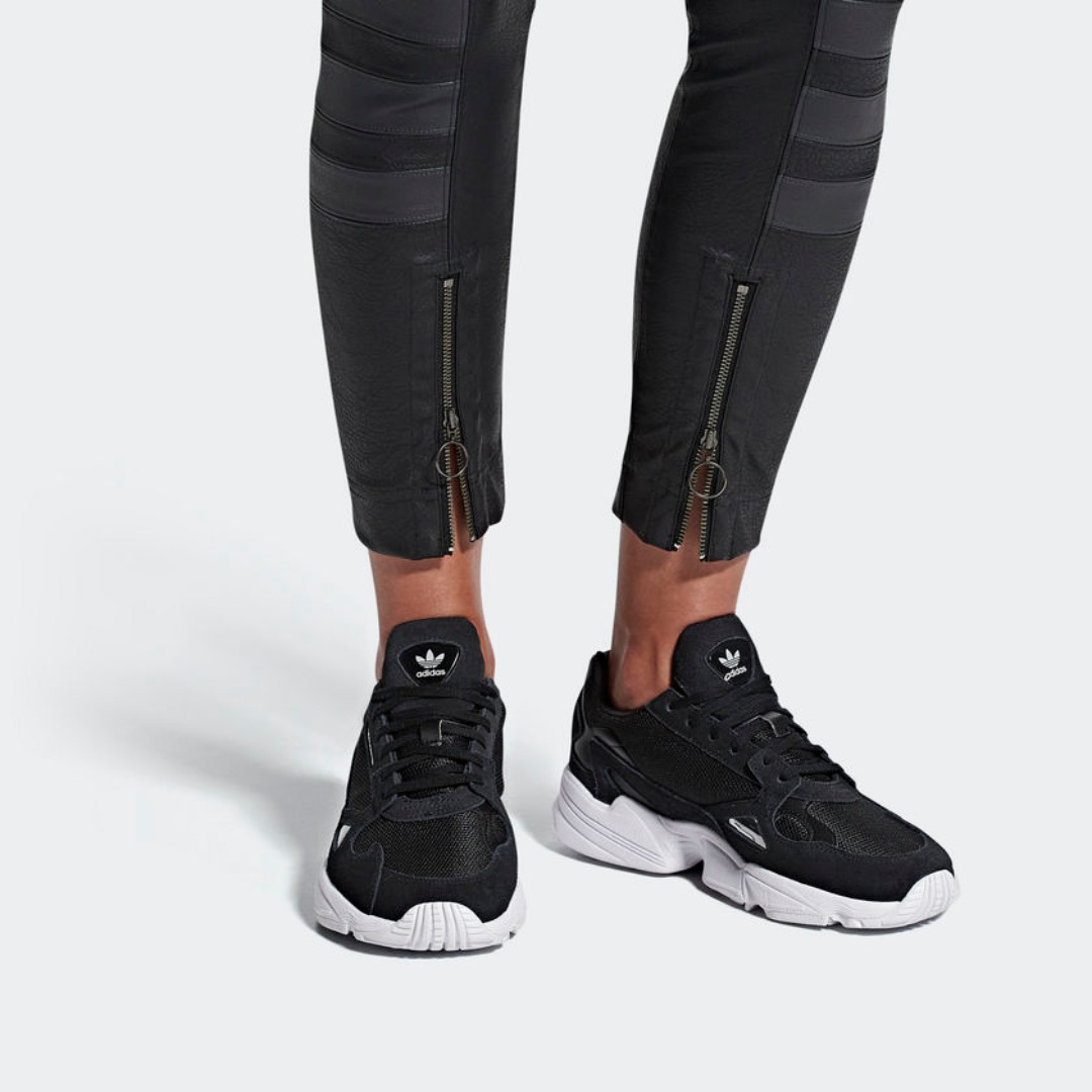 ADIDAS FALCON WOMEN'S - CORE BLACK/CORE 