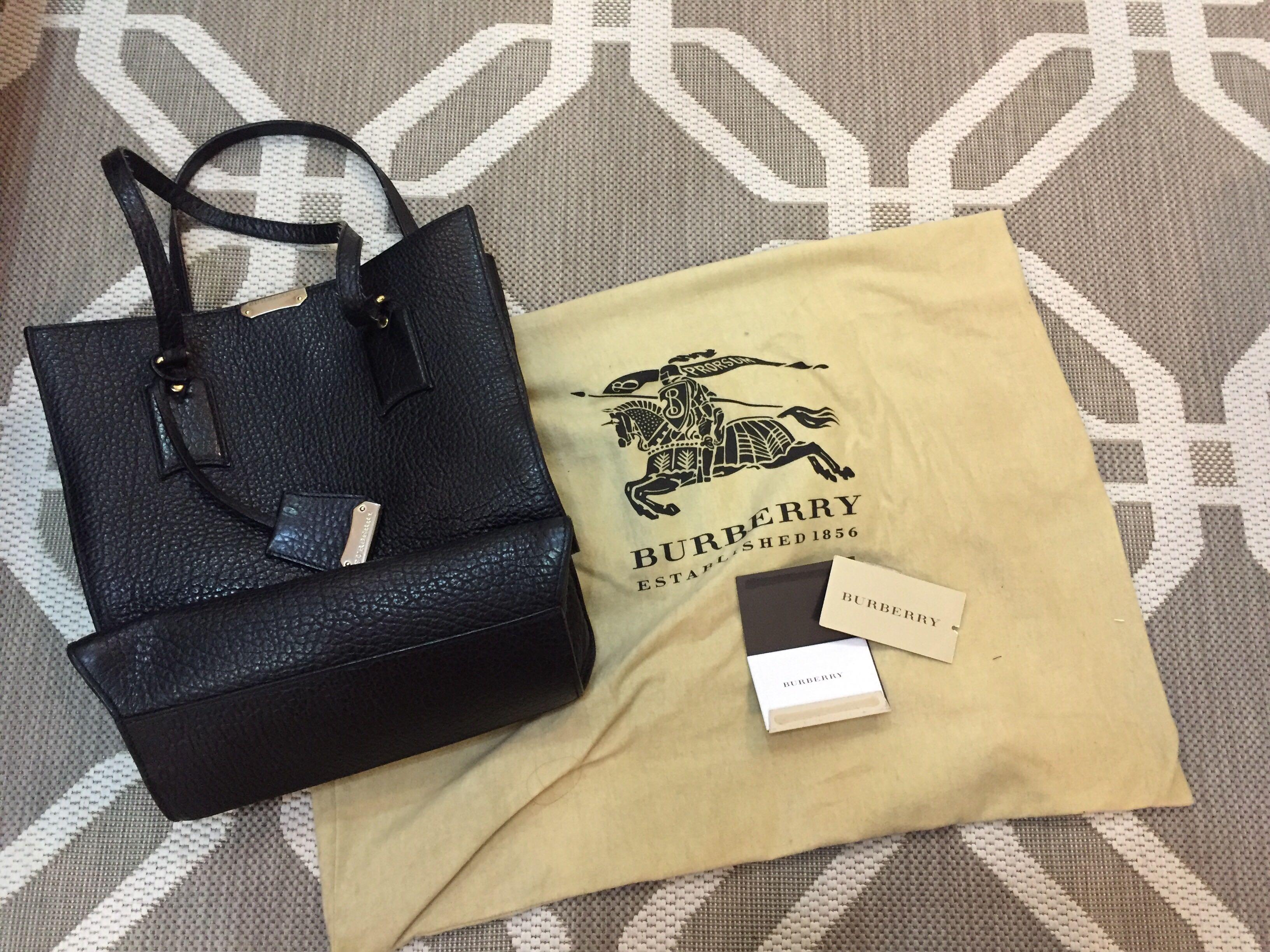 Burberry Heritage Grain Leather Woodbury Tote, Luxury, Bags & Wallets on  Carousell