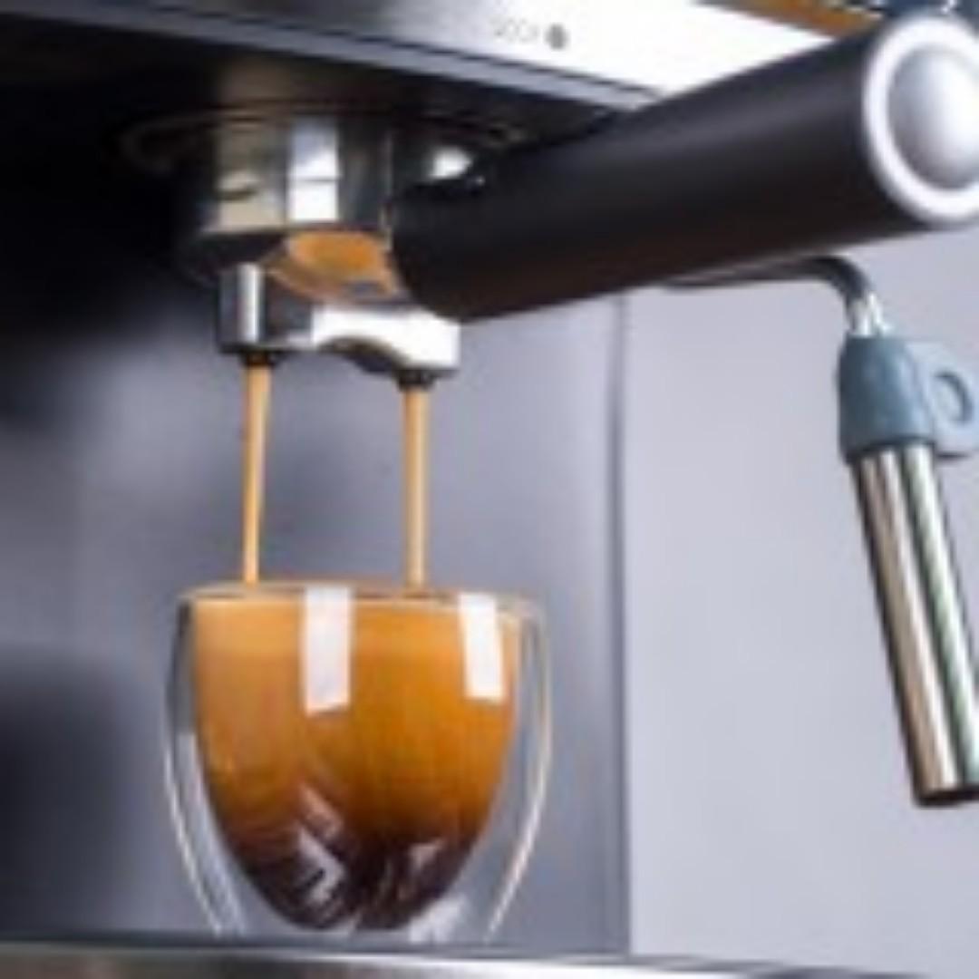 Cuppa CEM-101 20" Bar Personal Espresso Machine Coffee Maker (Category: Coffee Machines & Makers) located in Manila. Submitted by chaunceypepe (Listing ID 191227518, Image 2). Description: 20" bar pressure pump Detachable 1.6L water reservoir Equipped with milk frother/steam wand Intelligent temperature control 12 months warranty What's inside the box? 1. Cuppa Personal Espresso Machine Portafilter 2. 2-cup pressurized basket 3. Tamper 4. Stainle