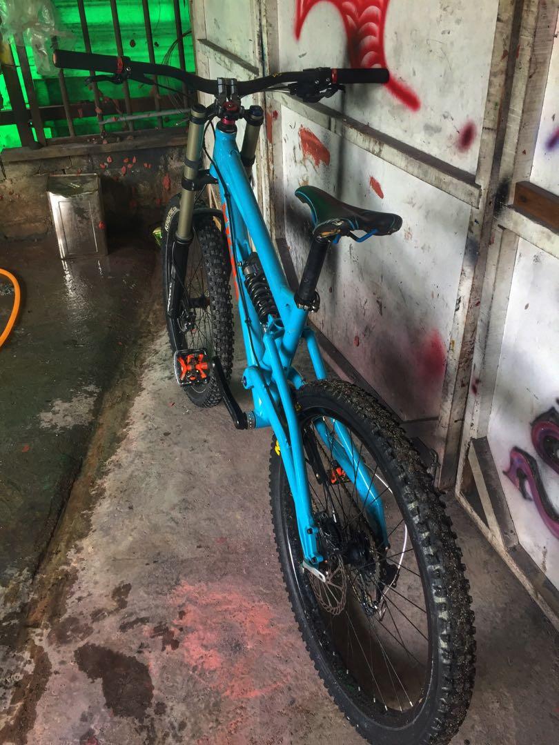 Haro downhill 2025