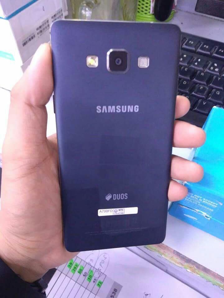 Samsung a7 midnight black 2017 (Category: Samsung) located in Caloocan City. Submitted by anglla21 (Listing ID 191153434, Image 3). Description: Samsung a7 midnight black Php.11,000 5.5 inches super amoled Corning glass 4 Internal 16gb ram 2gb Android 4.4.4 kitkat upgraded to android 5.0.2 lollipop Chipset qualcomm snapdragon 615 MicroSD up to 64gb dedicated slot Active noise cancellation Non removable L-Ion 2600 mAh battery Complete package with