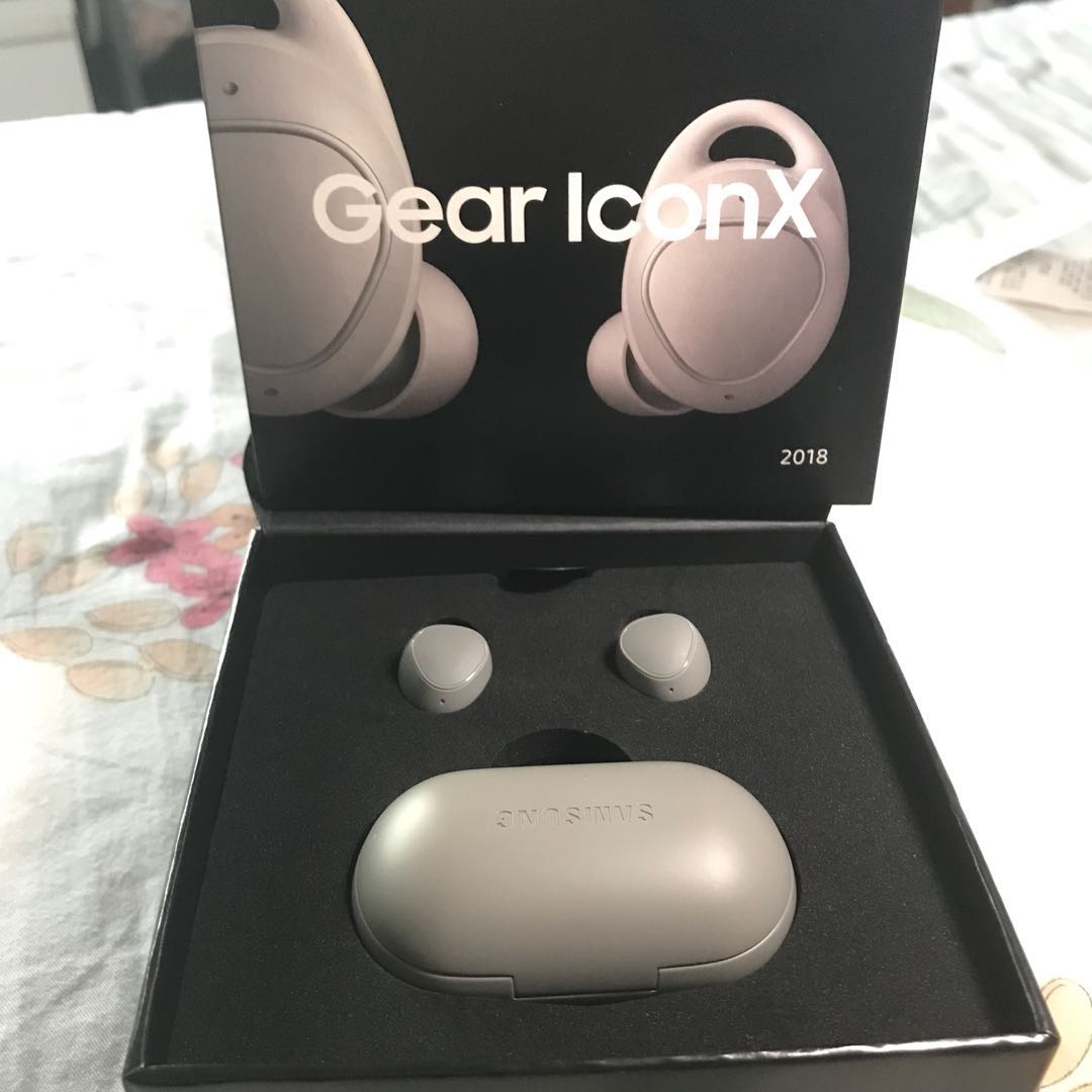 samsung gear iconx 2018 grey